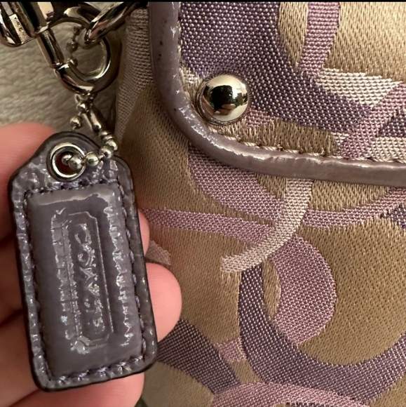 NWT Coach Wristlet - Picture 3 of 7
